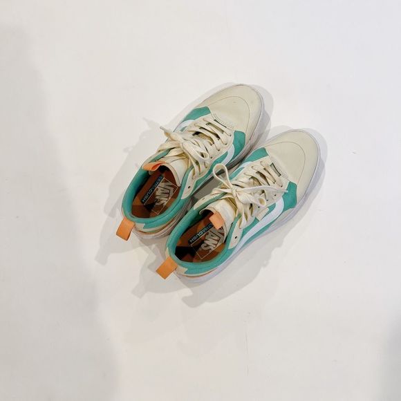 VANS // Ultracush Size 7 - Picture 3 of 5